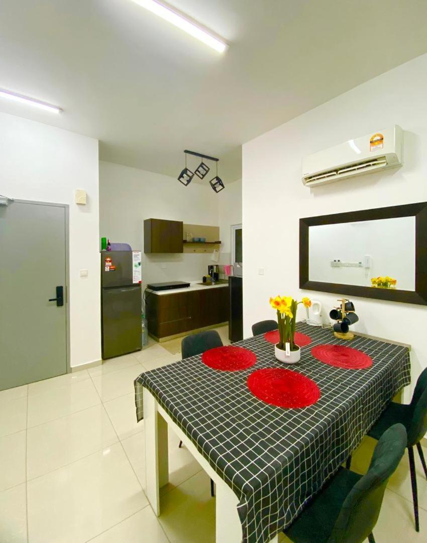 2 Bedrooms Suites At Mesahill Nilai With Mall By D'Kay Homes, Near Usim Klia Exterior photo